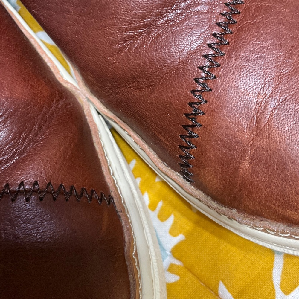 🔥Final Mark Down! Toms Brown Leather Ankle Booties with Faux Fur Trim - Picture 4 of 16
